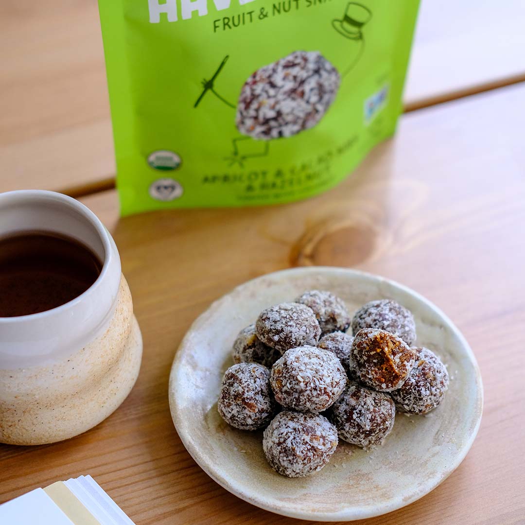 ORGANIC APRICOT CACAO NIBS & HAZELNUT BALLS